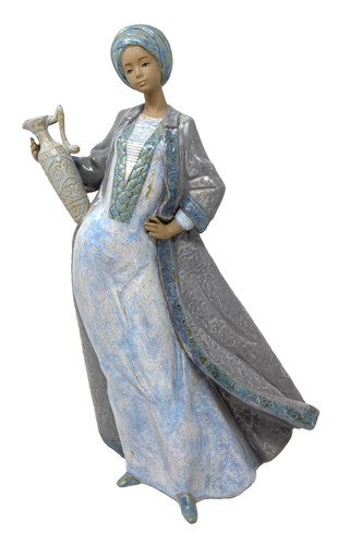 Lladro 2439 waters the - waters, of