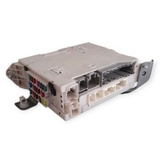 Centralina portafusibili 8273053050 Lexus Is 220d 130Kw 2005-2013