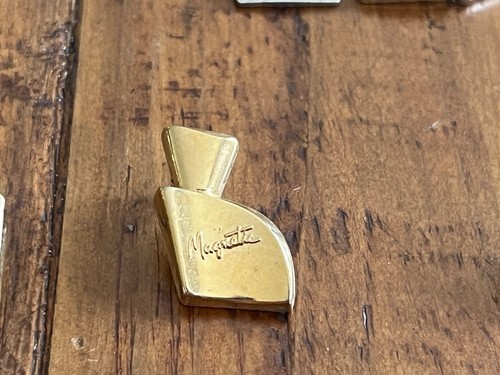 Pins pin parfum perfume luxe - pins,