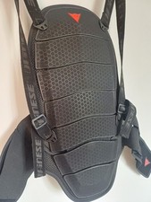 Paraschiena Dainese taglia M / L adatto per altezze da 1.65 a 1.85 è Perfetto.