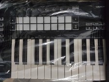 Novation LAUNCHKEY 25 MK3 Mini Tastiera Controller MIDI e USB 25Tasti 16 pad RGB