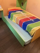 Letto singolo con letto