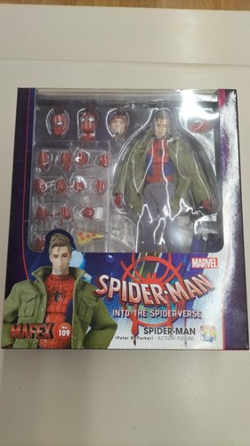 Medicom toy peter parker - b,