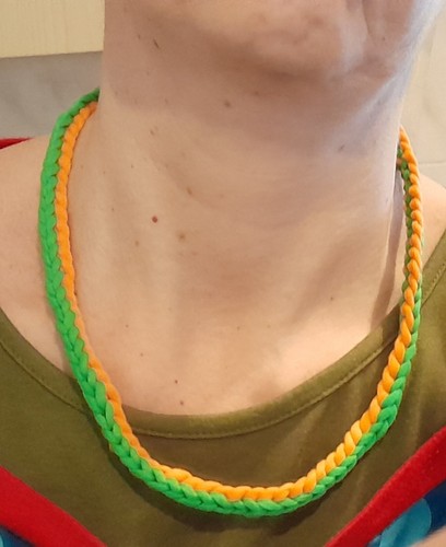 Collana uncinetto bicolore - uncinetto,