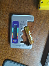 TESTER CARICA CAPACITA' BATTERIE PROVA PILE AA AAA TORCIA STILO MINI BOTTONE 9V