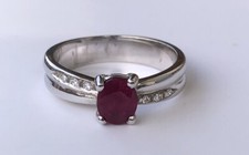 Anello Rubino E Brillanti In Oro Bianco 18kt Recarlo