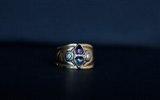 Anello in oro e gemme di