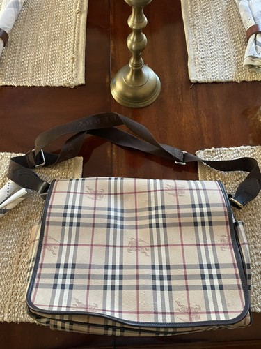 Authentic light wear burberry - authentic,