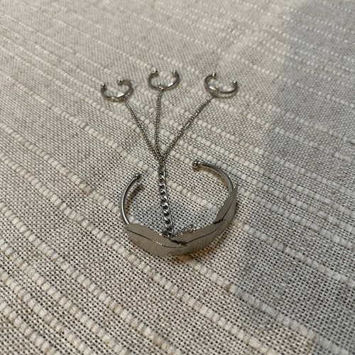 Bracciale con anelli attaccati