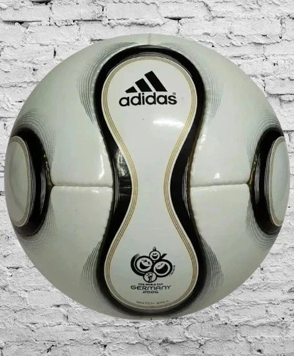 Raro 2006 adidas teamgeist - raro,