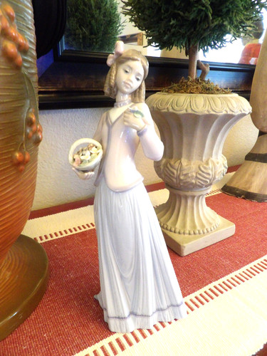 Lovely 1996 lladro - lovely,