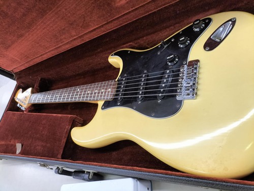Chitarra elettrica modello