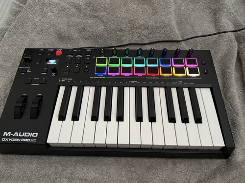 Controller midi oxygen - oxygen, m-audio