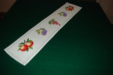 Centro Tavolo con ricamo a Punto Croce di frutta, Usato