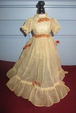 MAGNIFIQUE ROBE ANCIENNE POUR