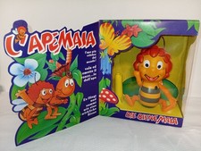 Ape maia che ronza vola - maia,