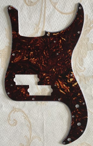 Pick fits fender precision - fender,