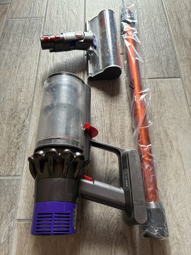 Dyson cyclone v10 - dyson,