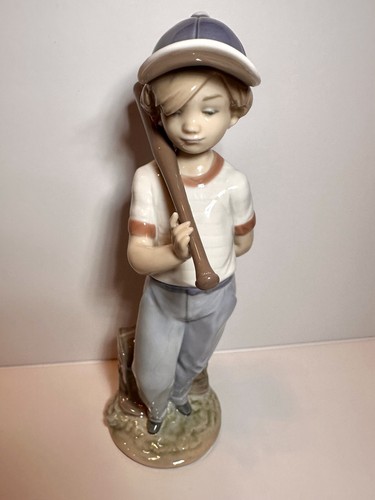 Statuina porcellana ragazzo