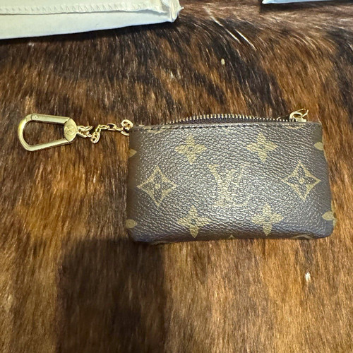 Louis vuitton monogram logo - vuitton, lv