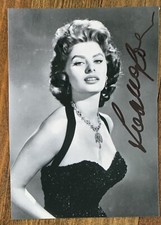 SOPHIA LOREN HOT YOUNG MODEL