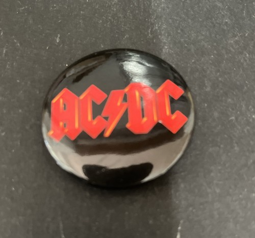 Spilla logo rosso nero - ac/dc,