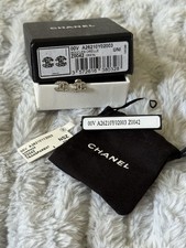 Orecchini a perno logo CHANEL