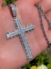 Ciondolo croce tonda diamante