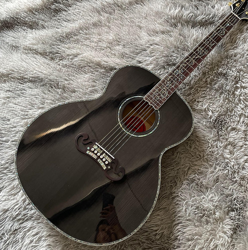 Chitarra elettrica acustica