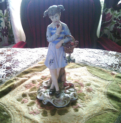 Figurina bambina capodimonte - figurina,