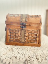 Scrigno del tesoro in legno e