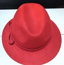 Cappello Rosso elegante in