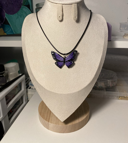 Collana con ciondolo farfalla