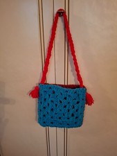 Borsa uncinetto in misto lana bicolore.