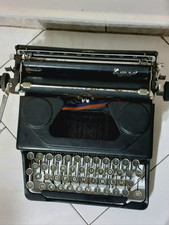 Macchina da scrivere antica Everest