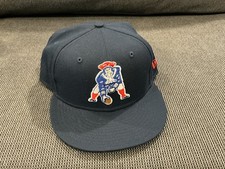 Cappello aderente logo
