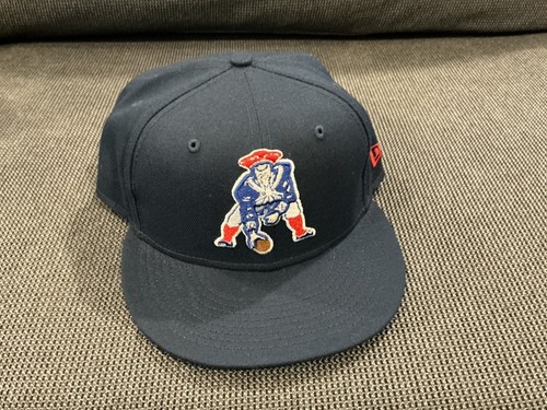 Cappello aderente logo