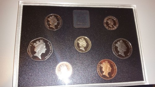 Set zecca sterlina sovereign