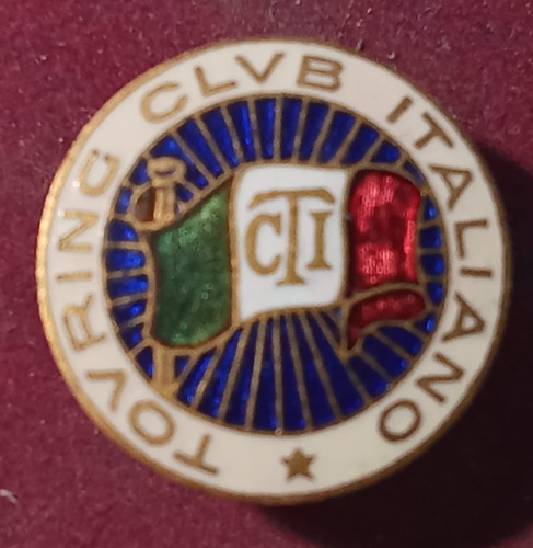 Pins occhiello touring club - occhiello,