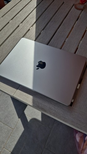 Apple macbook pro - pro, 2024