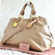 Borsa Miu Miu Tote Bag Beige Pelle Oro Hardware Borsa a tracolla Grande Italia