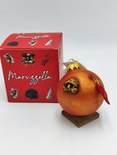 Pallina di natale rossa con maschere e corni portafortuna in ceramica fatto a ma