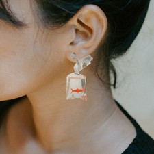  1 paio di orecchini a forma