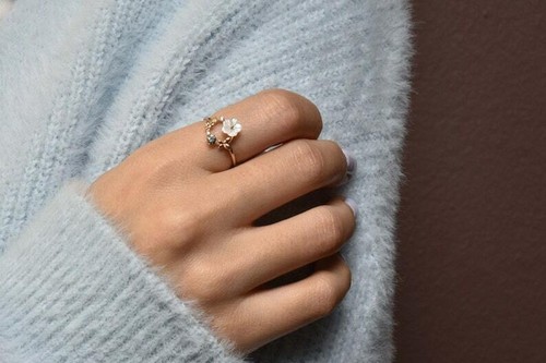 Anello unico con diamanti - , e