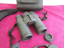 Nikon MONARCH 7 M711 binocolo
