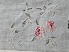 Tovaglia ricamata in puro lino