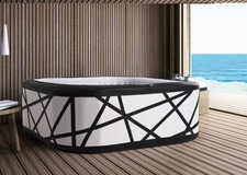 PISCINA IDROMASSAGGIO