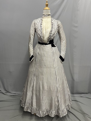 Elegante abito due pezzi - , in