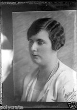 Ritratto Jeune Donna IN Foto -