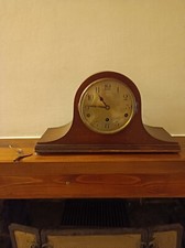 Antico orologio a pendolo da